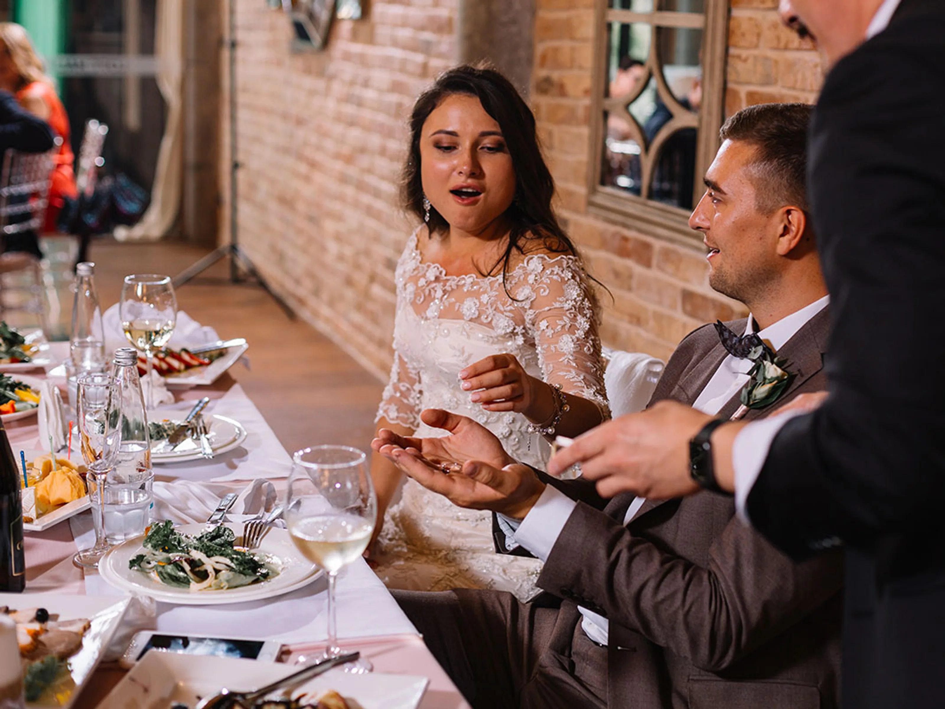 UJINN micromagic at a wedding celebration