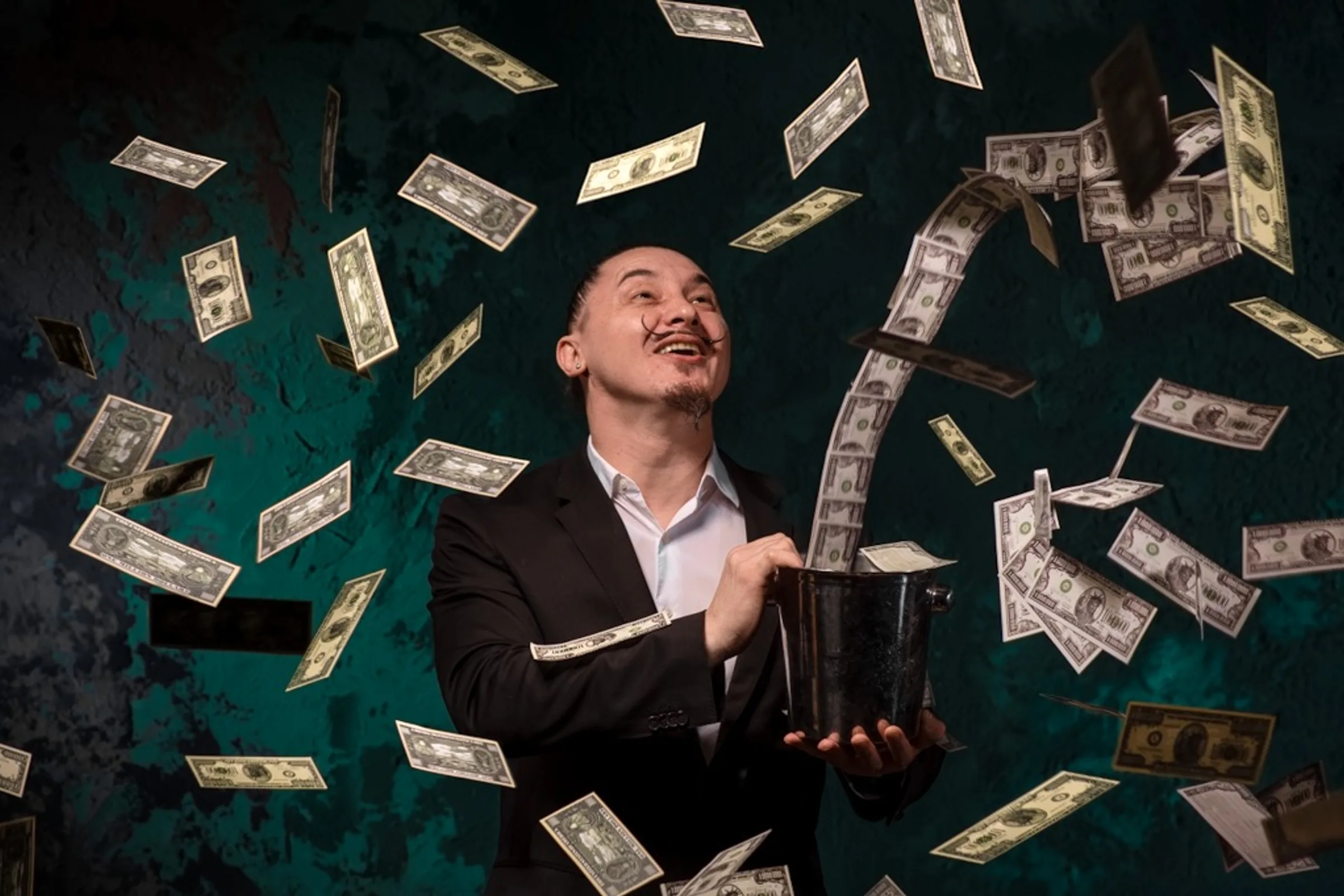 Money from a bucket illusion — UJINN kids show